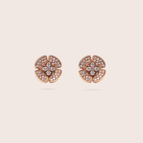 Brincos com diamantes