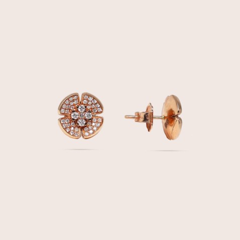 Brincos com diamantes