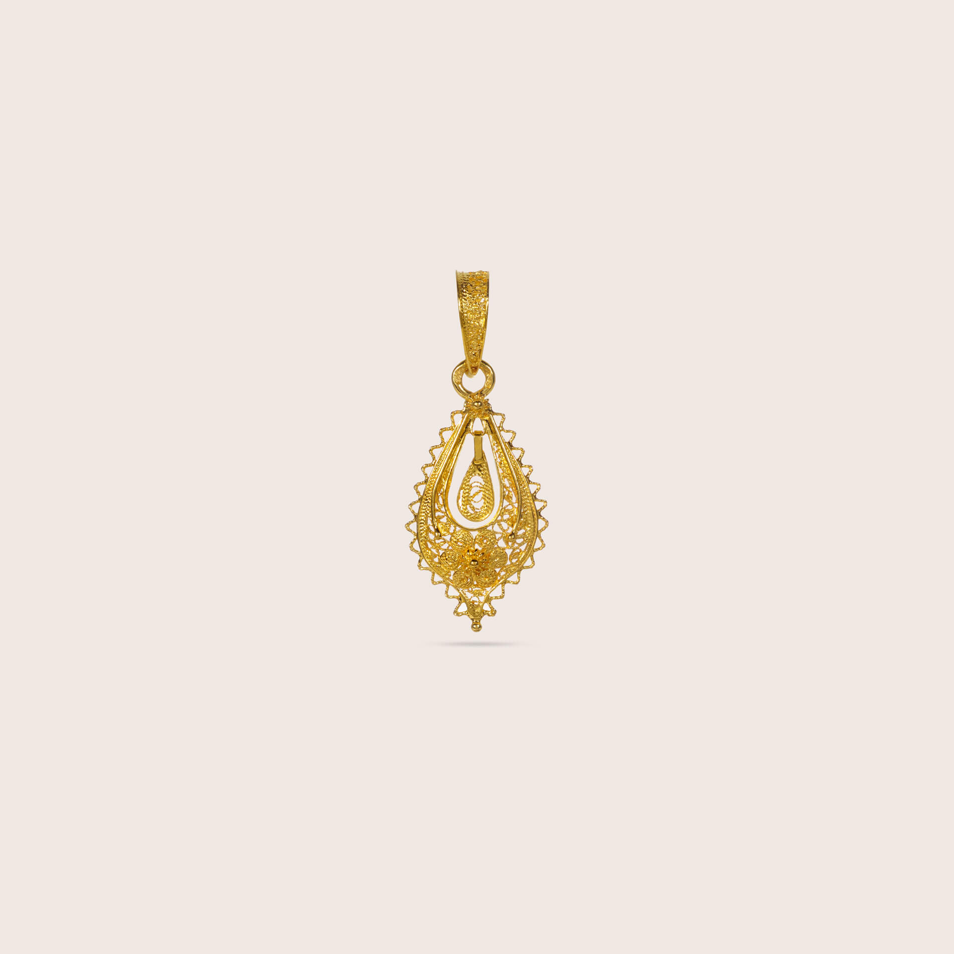 19.2K Gold Portuguese Filigree Pendant | Princess