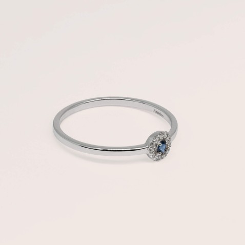 18K Gold Engagement Ring with Blue Sapphire and Diamonds | Cores Preciosas
