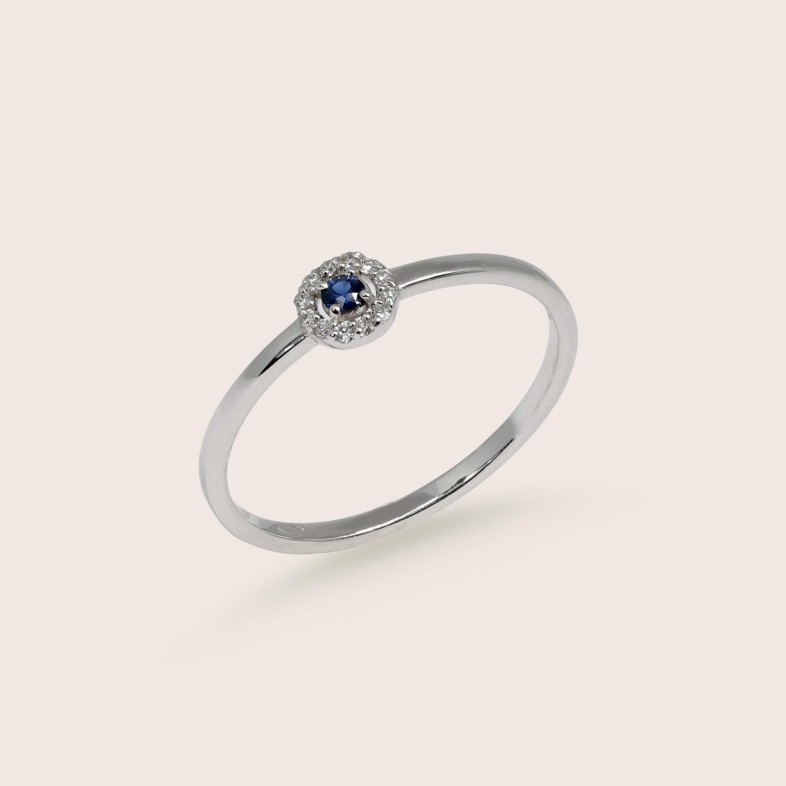 18K Gold Engagement Ring with Blue Sapphire and Diamonds | Cores Preciosas