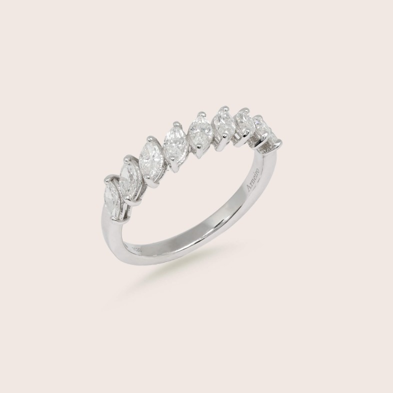 18K White Gold Engagement Ring with Diamonds | Special Moments