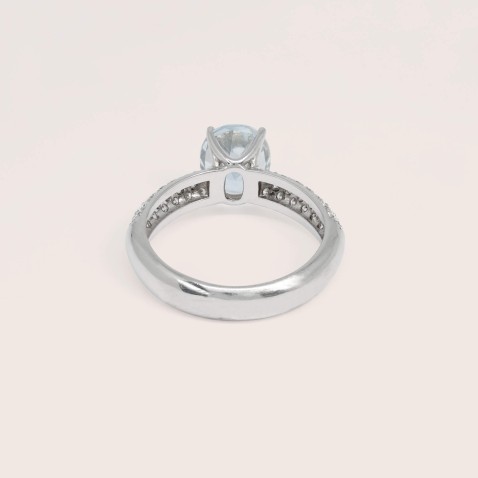 18K White Gold Engagement Ring with Aquamarine and Diamonds | Blue Sea
