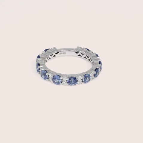 18K White Gold Engagement Ring with Sapphires and Diamonds | Cores Preciosas