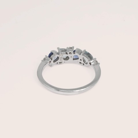18K White Gold Engagement Ring with Sapphires, Aquamarines, and Diamonds | Cores Preciosas