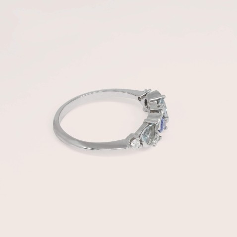 18K White Gold Engagement Ring with Sapphires, Aquamarines, and Diamonds | Cores Preciosas