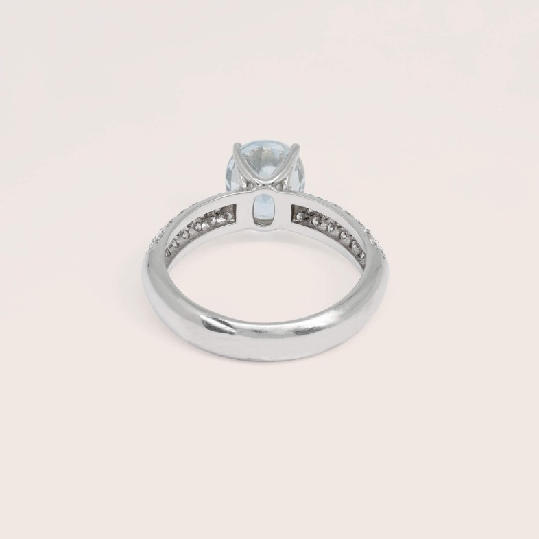 18K White Gold Engagement Ring with Aquamarine and Diamonds | Blue Sea
