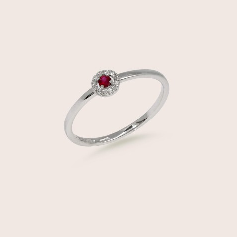 18K Gold Engagement Ring with Ruby and Diamonds | Cores Preciosas