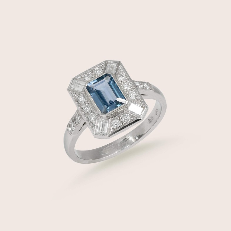 Platinum Ring with Ceylon Sapphire and Diamonds | Special Moments