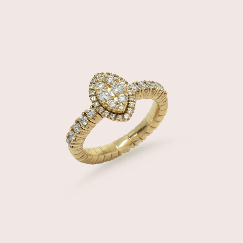 Anel de noivado em ouro 18K com diamantes