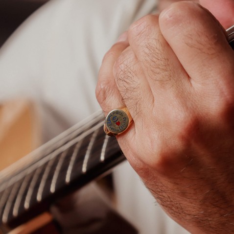 "FAR FROM SIGHT, CLOSE TO THE HEART" RING IN 19,2K GOLD | LEMBRAN�A