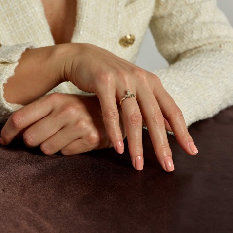 Anel com Diamantes Castanhos