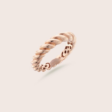 Spiral band ring