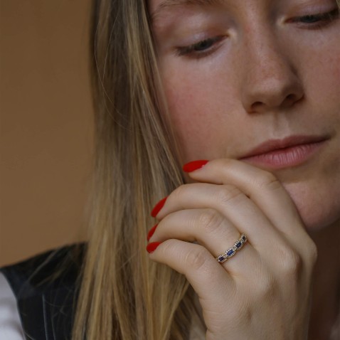 19.2K Gold Engagement Ring with Sapphires and Diamonds | Cores Preciosas
