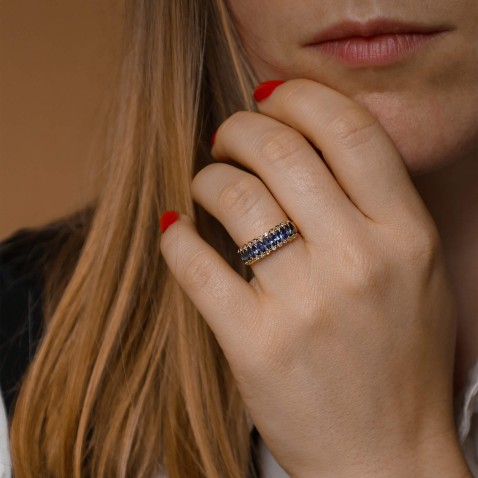 19.2K Gold Engagement Ring with Sapphires and Diamonds | Cores Preciosas