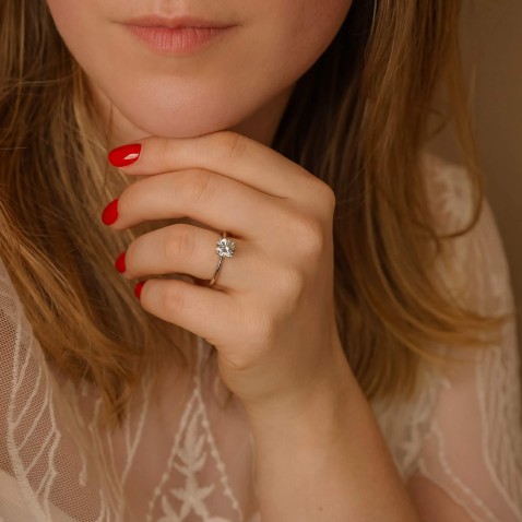 19.2K Gold Engagement Ring with Diamand | Special Moments