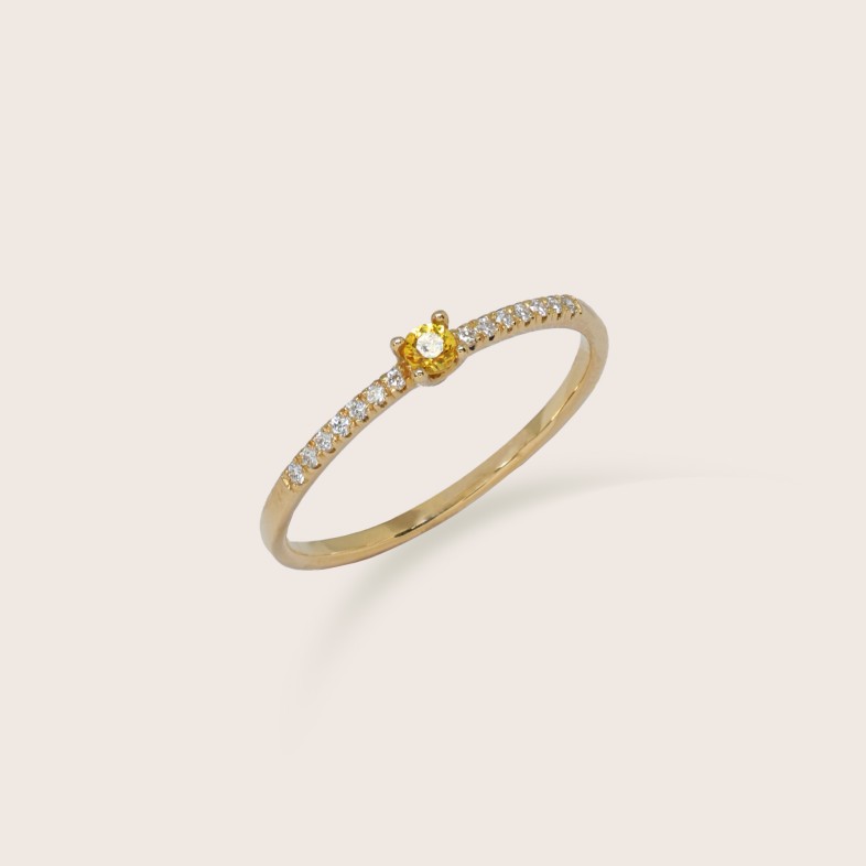 18K Gold Engagement Ring with Yellow Sapphire and Diamonds | Cores Preciosas