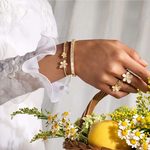 Bangle in 18k Gold Diamonds & Mother of Pearl | Jasmine