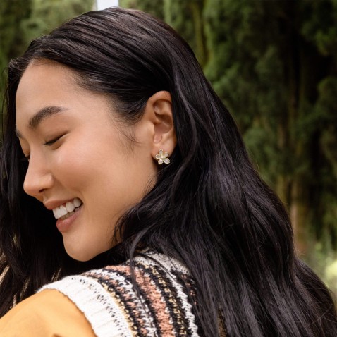 Earrings in 18k Gold Diamonds & Mother of Pearl | Jasmine