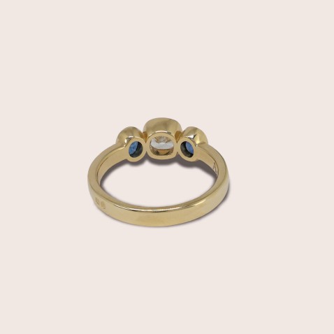 19.2K Gold Ring with Cushion-Cut Diamond and Sapphires | Special Moments