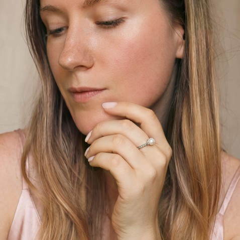 19.2K Gold Ring with Pearl and Diamonds | Special Moments