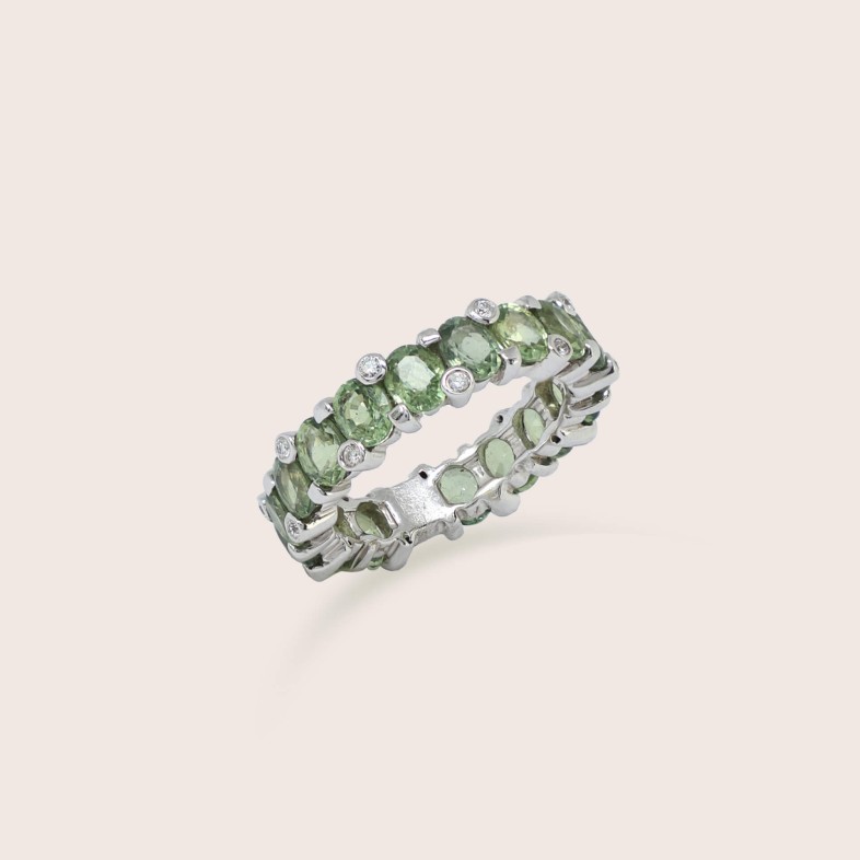 18K White Gold �Memories� Ring with Green Sapphires and Diamonds | Cores Preciosas