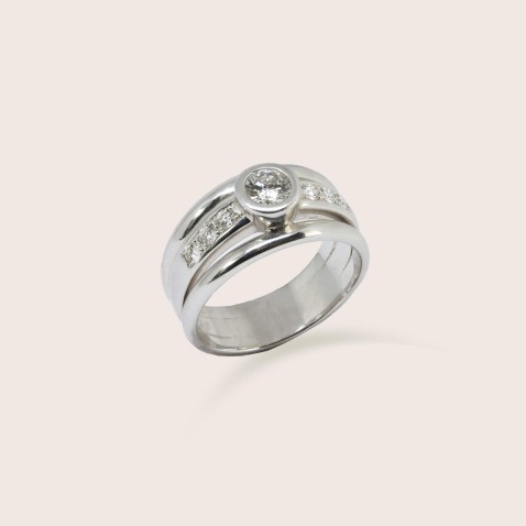 19.2K White Gold Ring with Diamonds | Special Moments