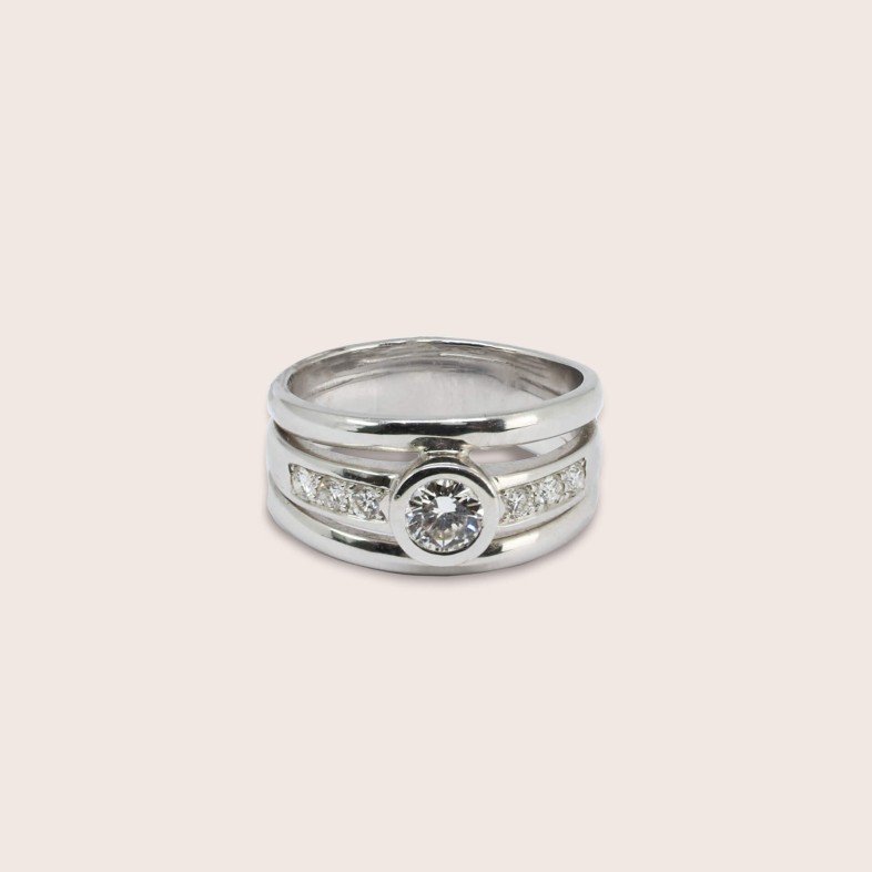 Anel Ouro Branco 19.2K com Diamantes | Special Momentos